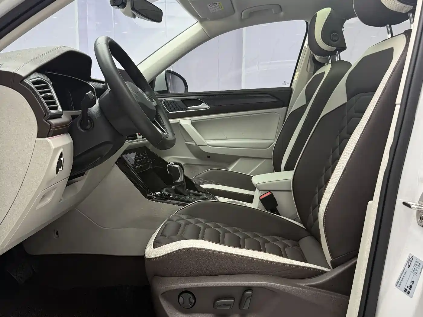 Volkswagen Tayron 2023 280TSI 2WD Luxury Plus Advanced Edition фото 9
