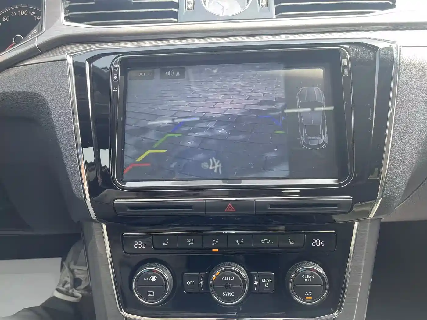 Volkswagen Passat 2016 330TSI DSG Honor Edition фото 19