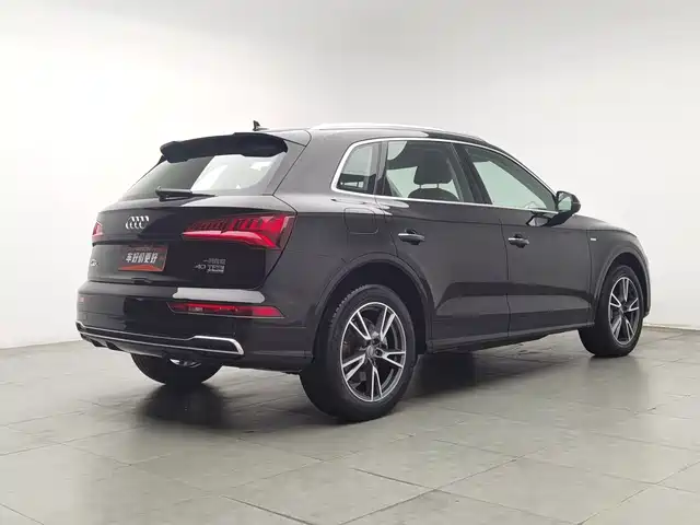 Audi Q5L 2020 Facelift 40 TFSI Honor Fashion — фото 2