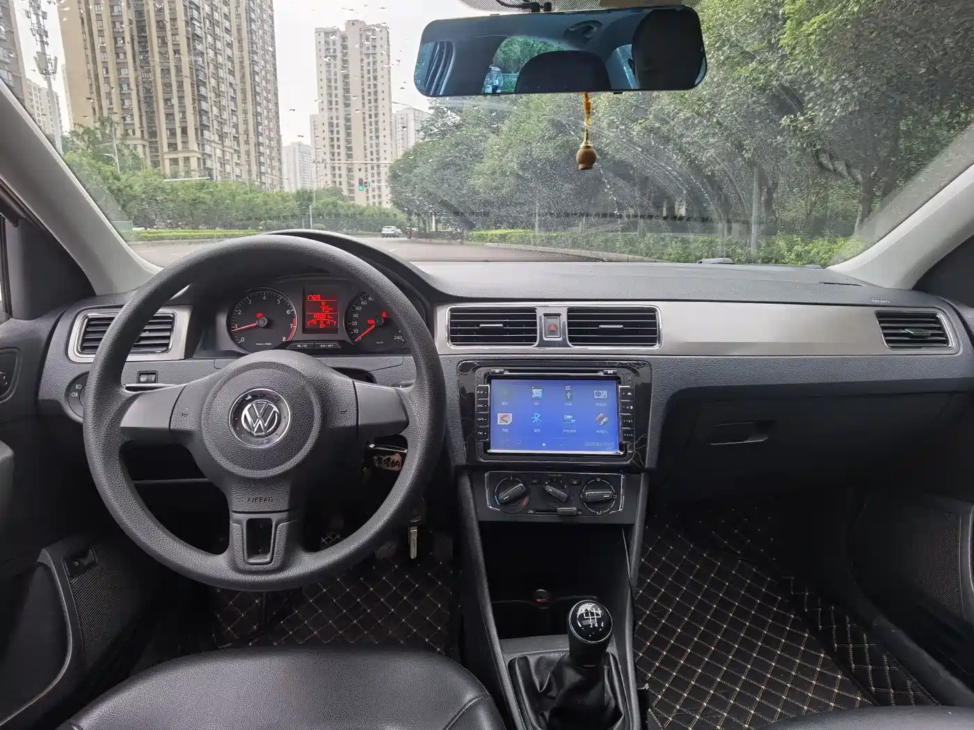 Volkswagen Santana 2016 1.6L Manual Comfort Edition фото 16