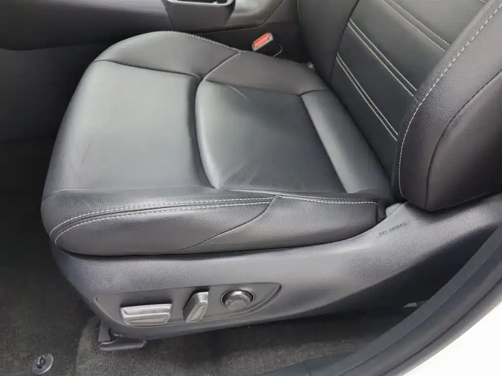 Toyota Wildlander 2020 2.0L CVT 2WD Luxury Edition фото 20