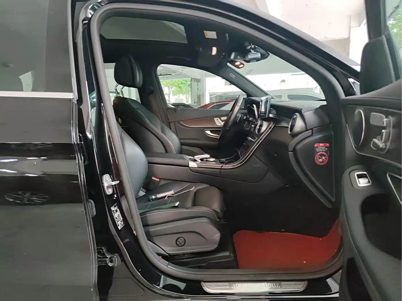 Mercedes-Benz GLC 2016 GLC 300 4MATIC Dynamic фото 3
