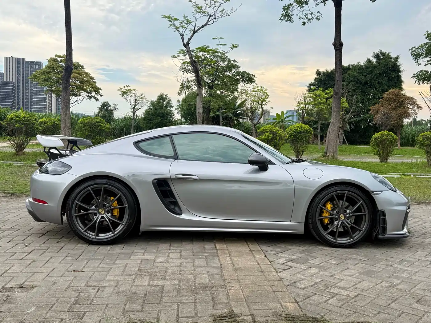 Porsche 718 2019 Cayman T 2.0T фото 15