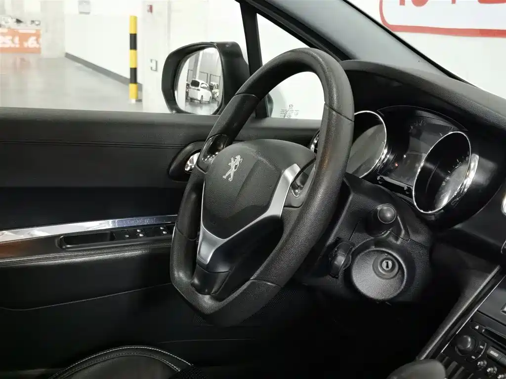 Peugeot 3008 2015 2.0L Automatic Classic Edition фото 22