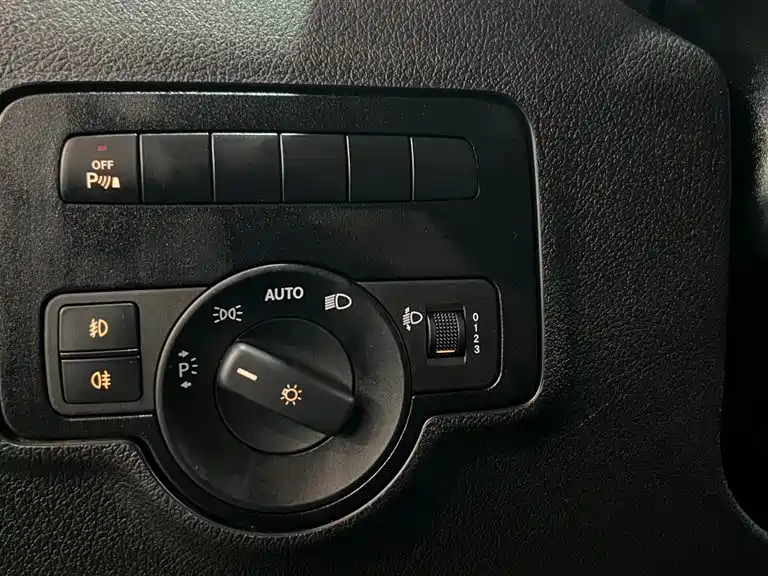 Mercedes-Benz Vito 2020 2.0T Business Edition (7-seater) фото 14