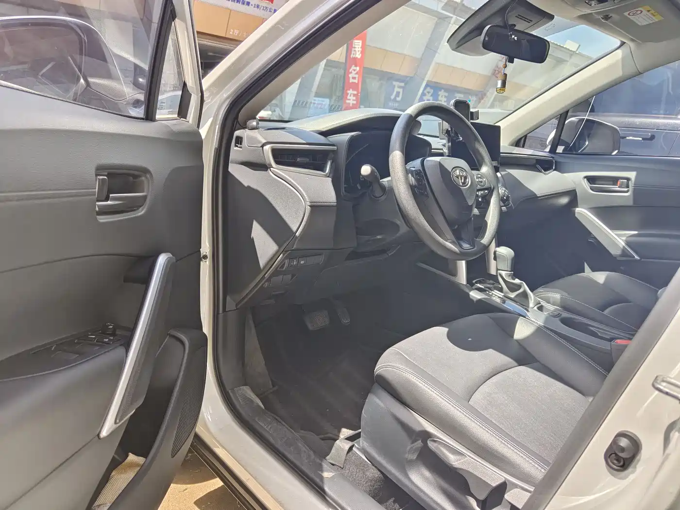 Toyota Corolla Cross 2023 2.0L Pioneer Edition фото 4