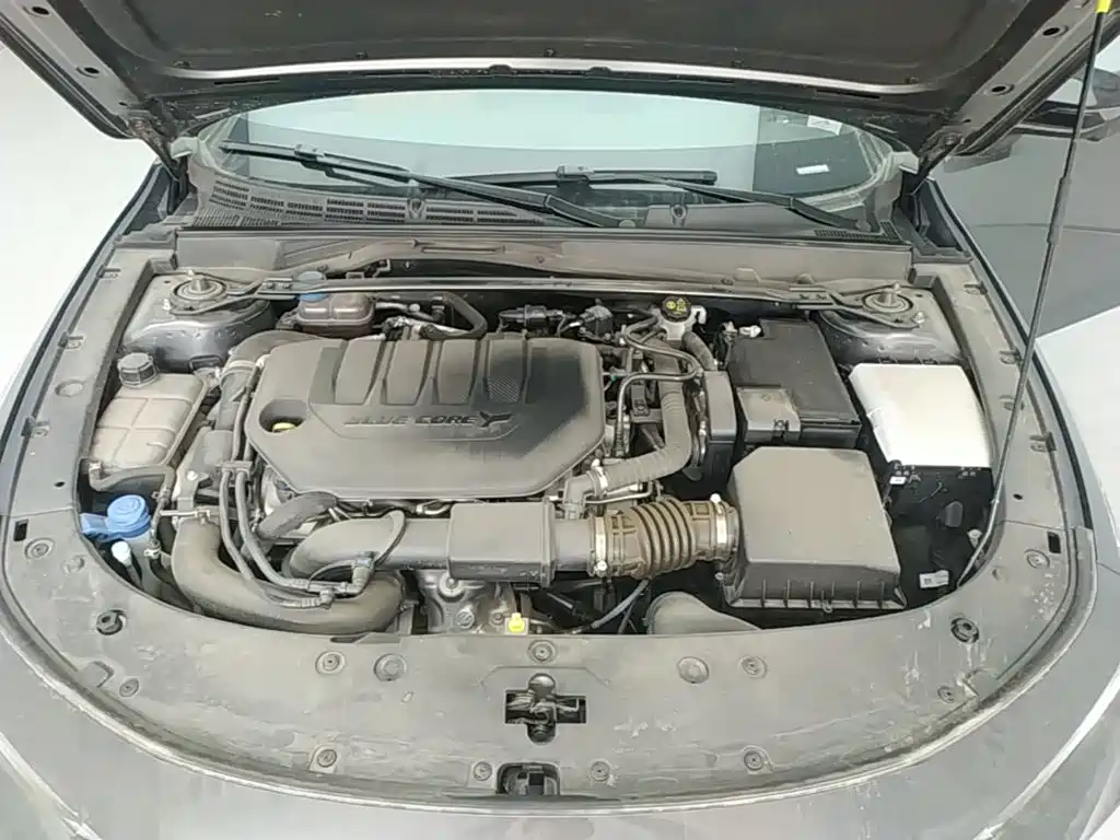 Changan UNI-V 2026 2025 2.0T Sport Version