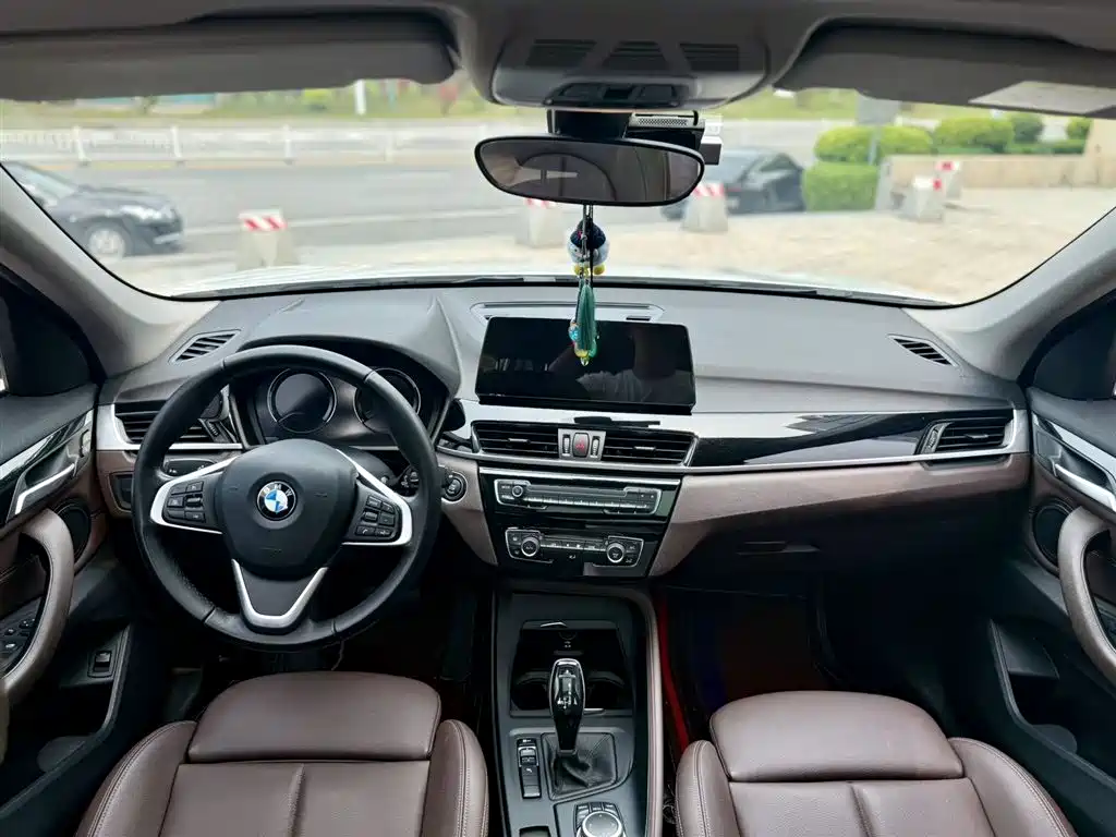 BMW X1 2020 sDrive25Li Leading Model фото 6