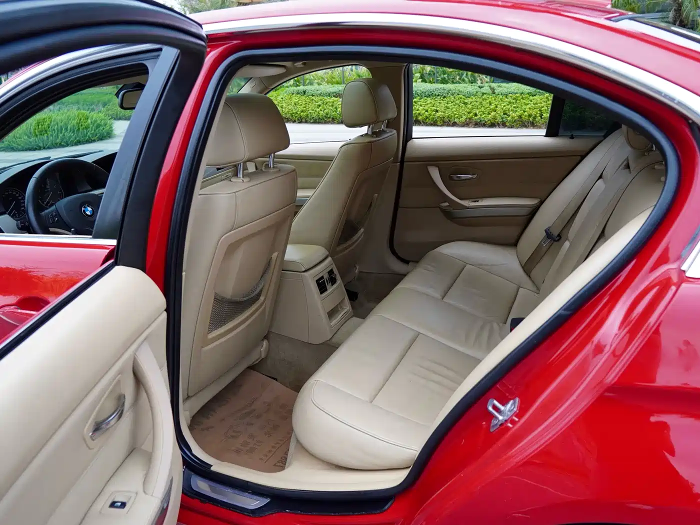 BMW 3 Series 2012 320i Luxury фото 6