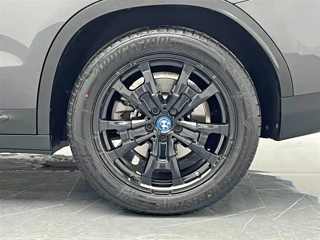 BMW iX3 2021 Leading фото 25