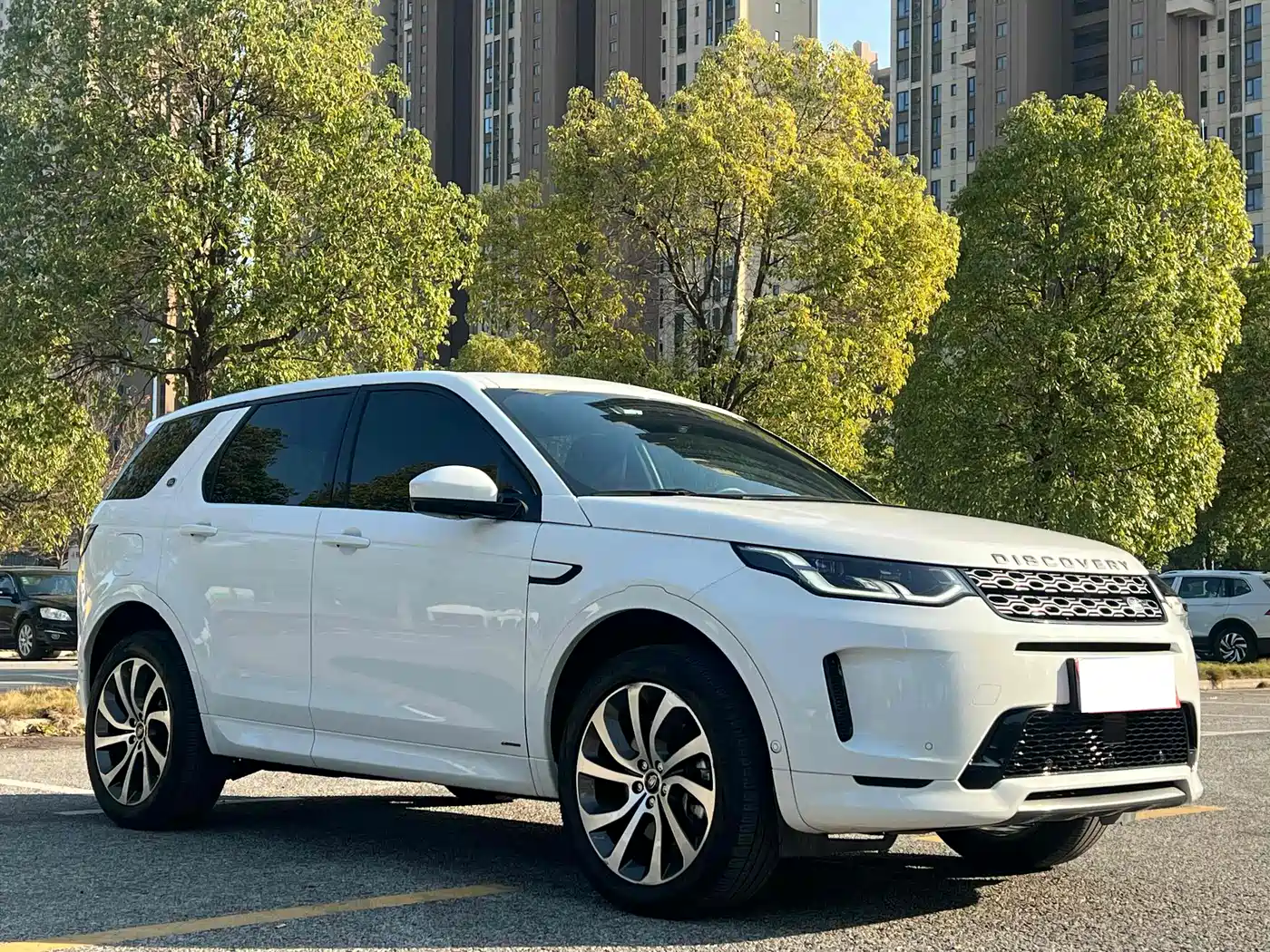 Land Rover Discovery Sport 2022 Model 249PS R-Dynamic S Performance Edition 5-Seater фото 2