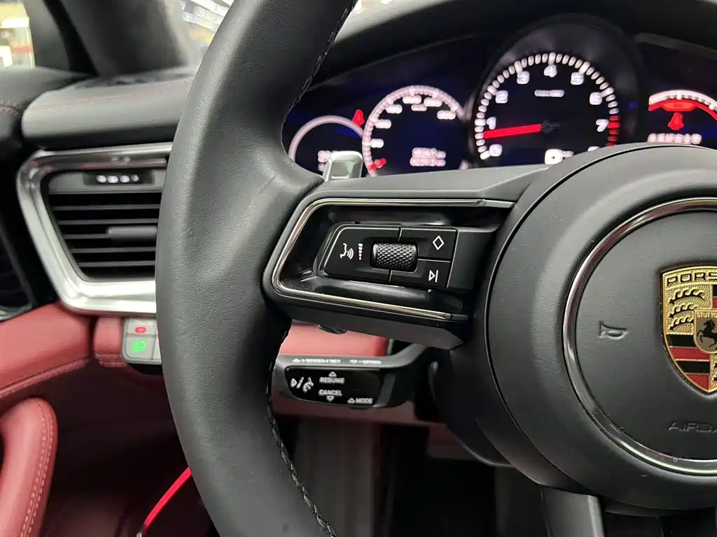PORSCHE PANAMERA