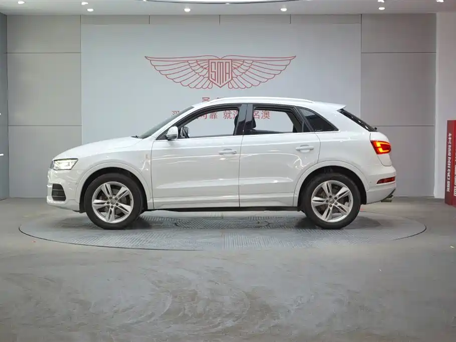 Audi Q3 2017 30 TFSI Style фото 2