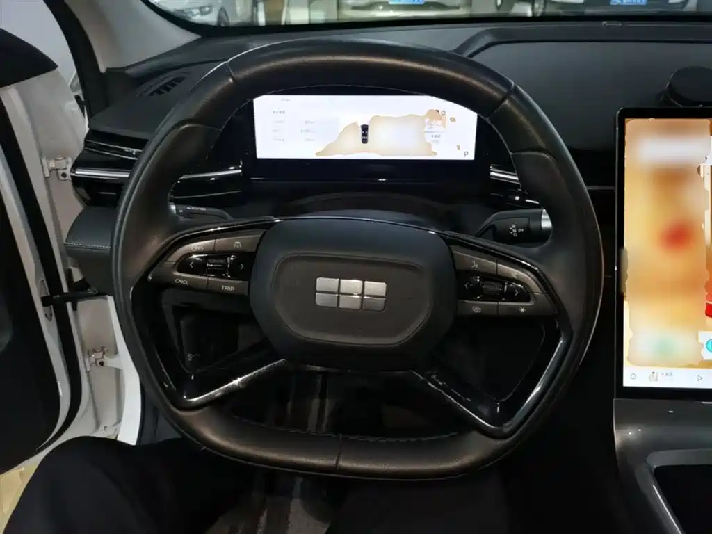 Geely Galaxy Galaxy L6 2024 125km PLUS Soaring Dragon Edition фото 11