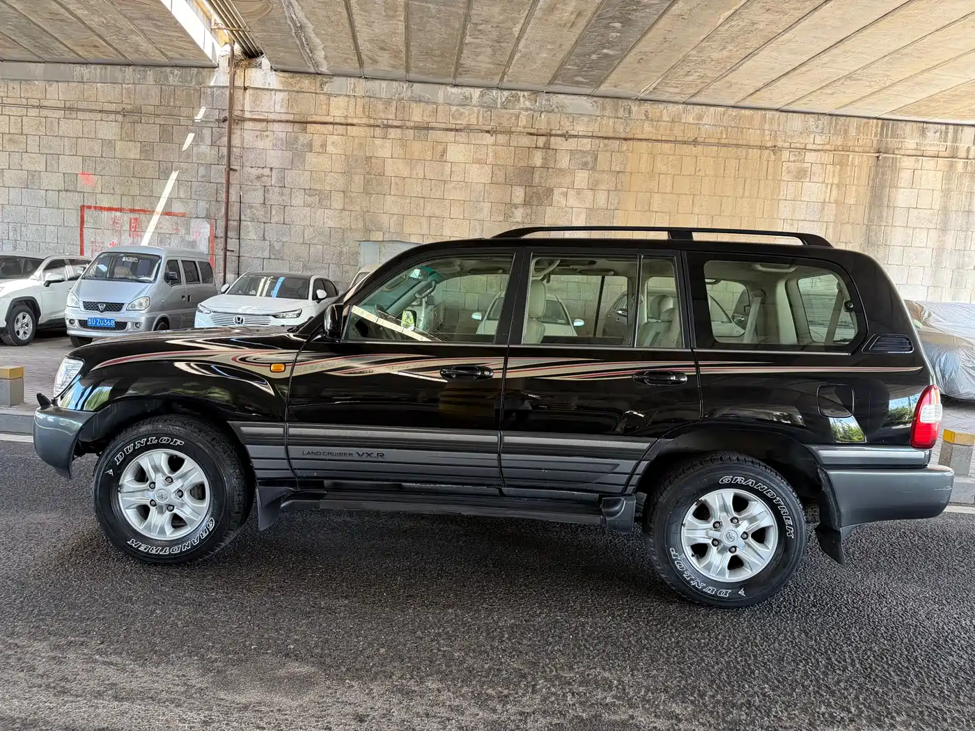 Toyota Land Cruiser 2005 Model 4.7L Automatic VX-R Luxury DVD Edition фото 9