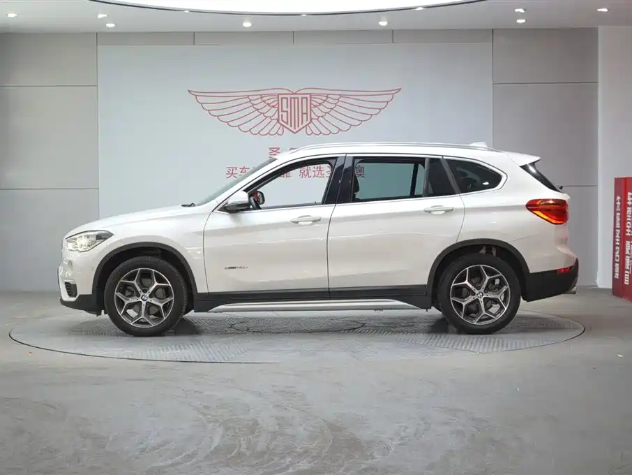 BMW X1 2016 sDrive18Li Luxury Model фото 2