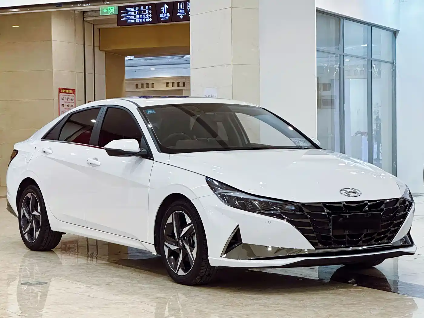 Hyundai Elantra 2022 1.5L CVT GLX Elite Edition фото 3