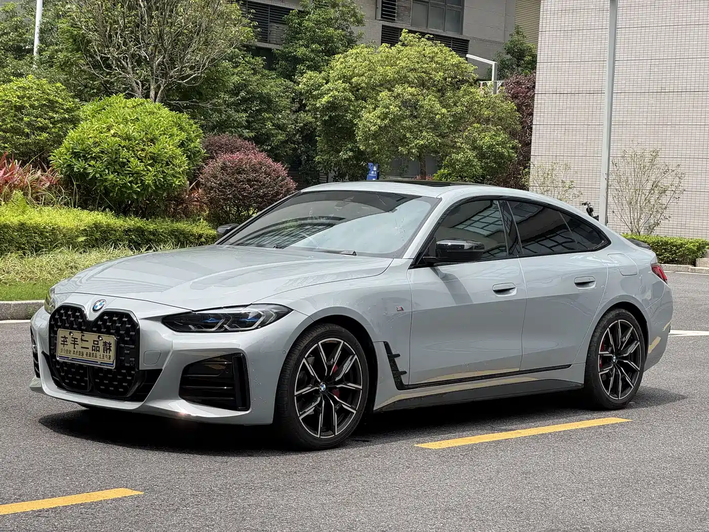 BMW 4 Series 2023 425i M Sport Shadowline Package фото 3