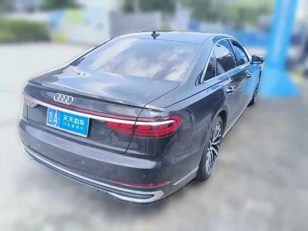 2025 Audi A8