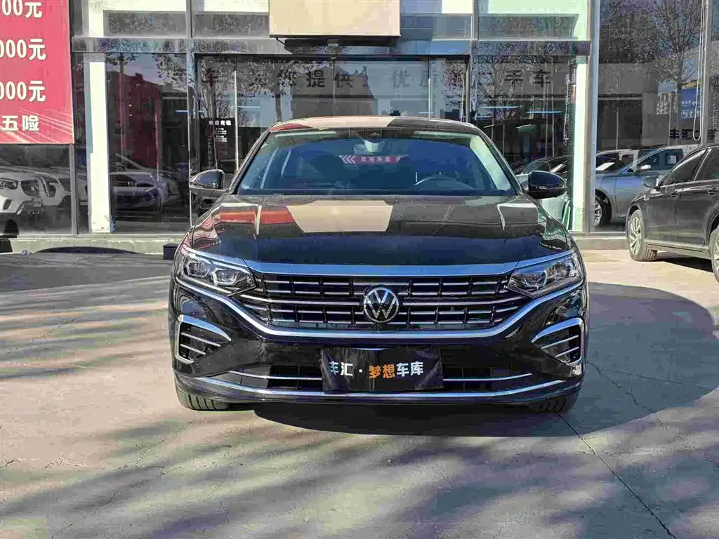 Volkswagen Passat 2023 Facelift 330TSI Luxury Edition фото 3