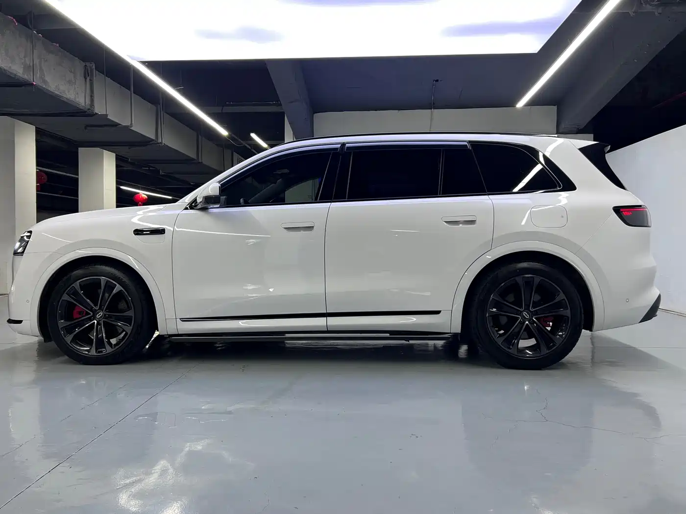 AITO Wenjie AITO M8 2025 Range Extender Max+ Edition 53.4kWh 5-seater фото 7
