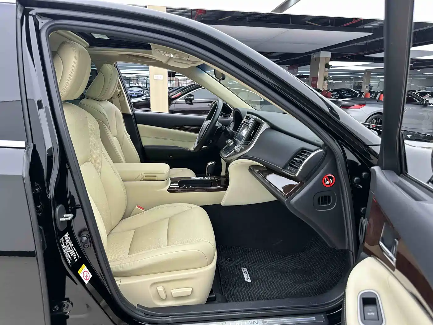 Toyota Crown 2018 2.0T Fashion Edition фото 5