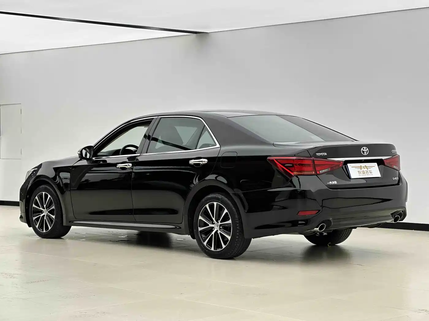 Toyota Crown 2018 2.0T Fashion Edition фото 8