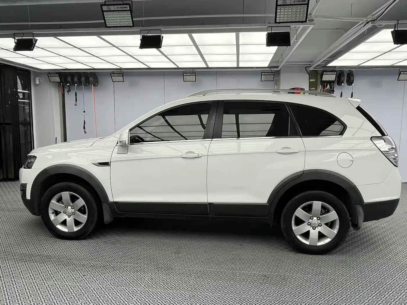 Chevrolet Captiva 2014 2.4L 4WD Luxury 5-seater фото 4