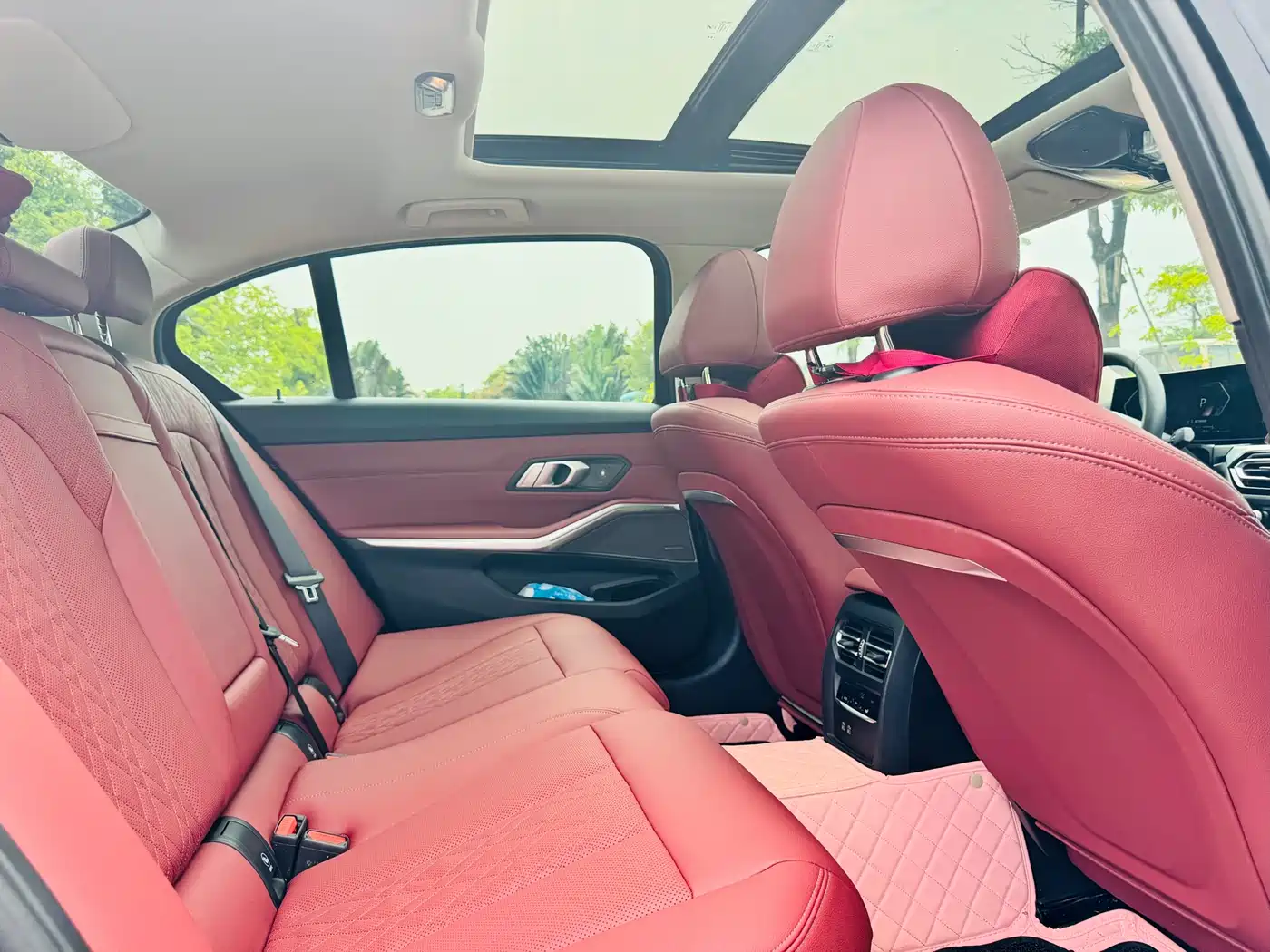 BMW 3 Series 2024 325Li M Sport Shadowline Package фото 7