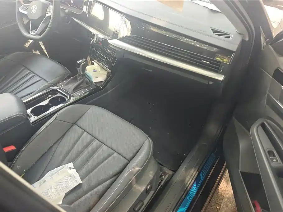Volkswagen Passat 2025 Outstanding 330TSI Starlight Elite Edition фото 8
