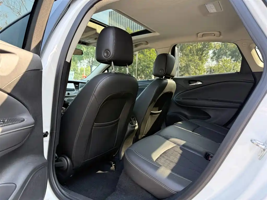 Buick Verano 2020 20T CVT Leading фото 8
