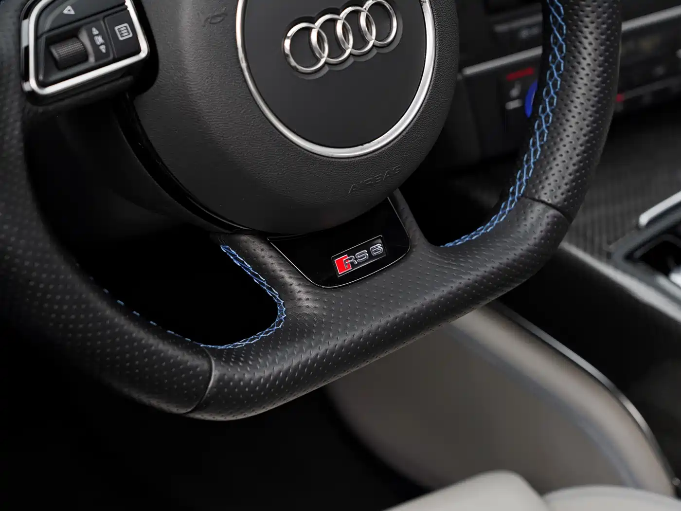 Audi RS 6 2018 RS 6 4.0T Avant Premium Sport Limited Edition фото 27