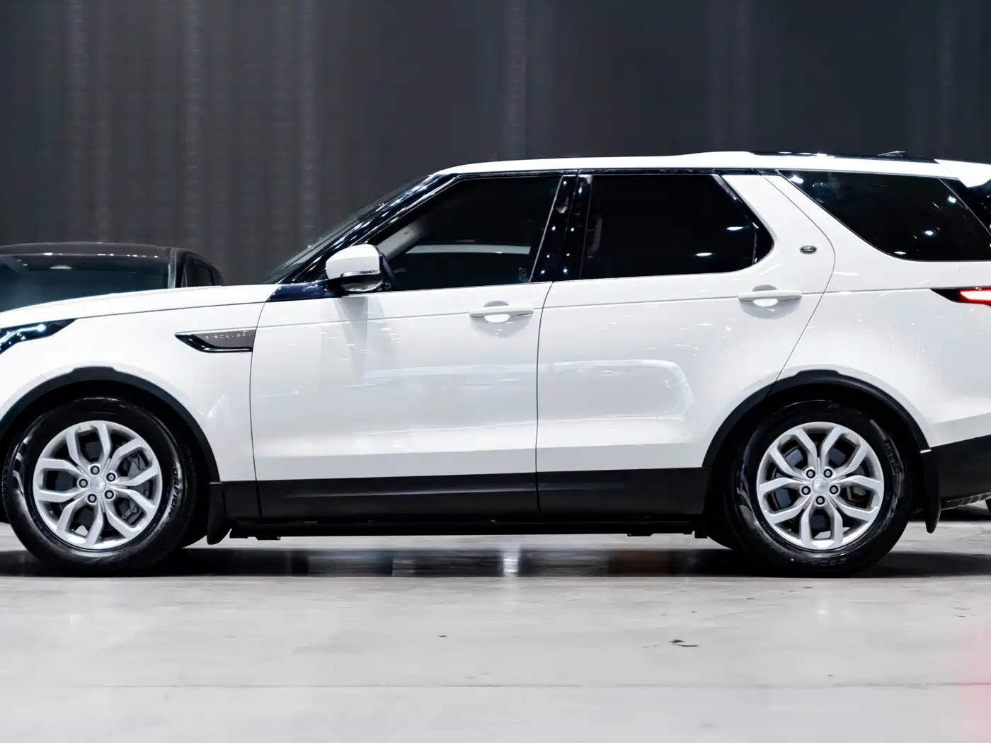 Land Rover Discovery 2020 3.0 SC V6 SE фото 4