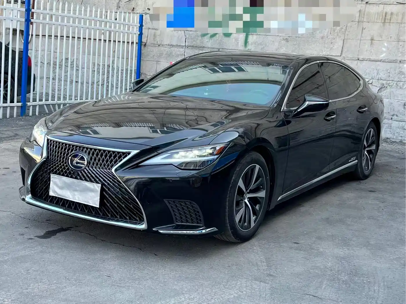 Lexus LS 2023 500h Excellence Edition фото 2