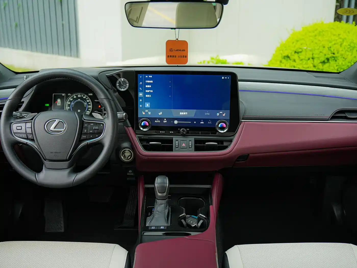Lexus ES 2025 300h Ultimate Edition фото 18