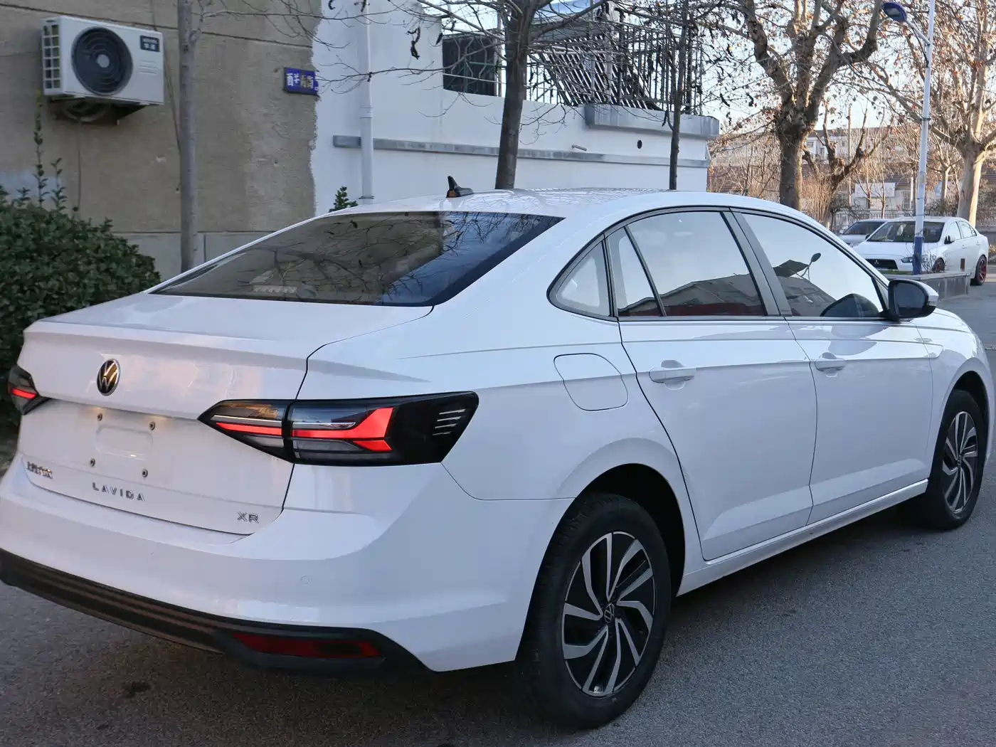 Volkswagen Lavida 2023 Xinrui 1.5L Auto Xinyi Edition фото 5