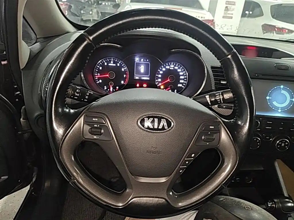 Kia K3 2016 1.6L Automatic GLS фото 11