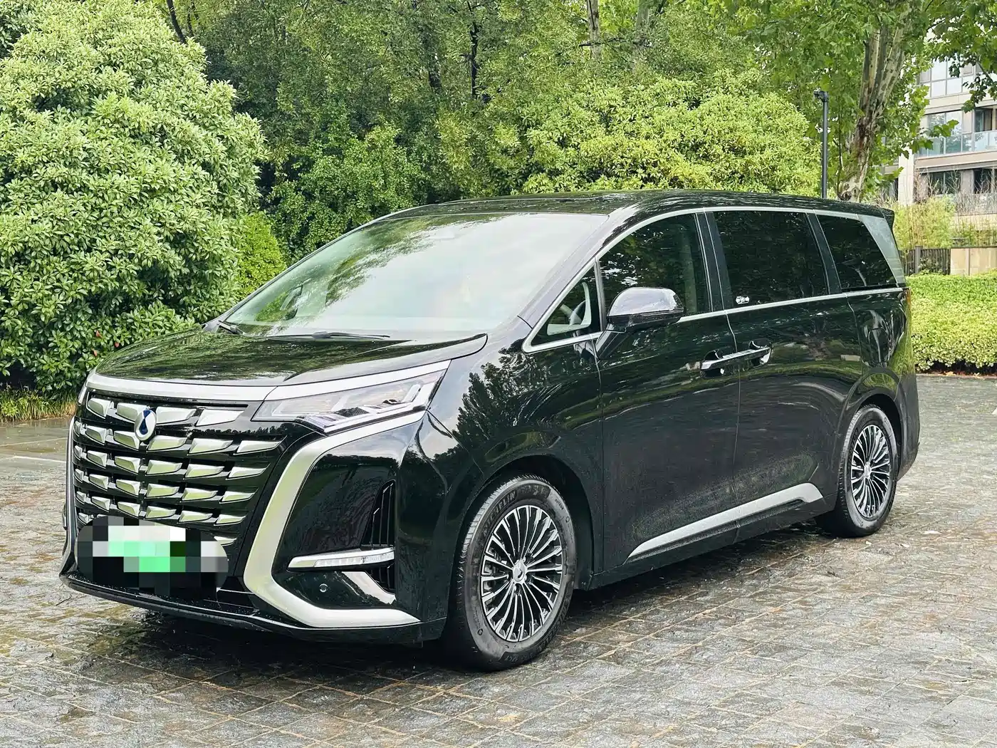 Denza D9 2022 DM-i 970 AWD Flagship
