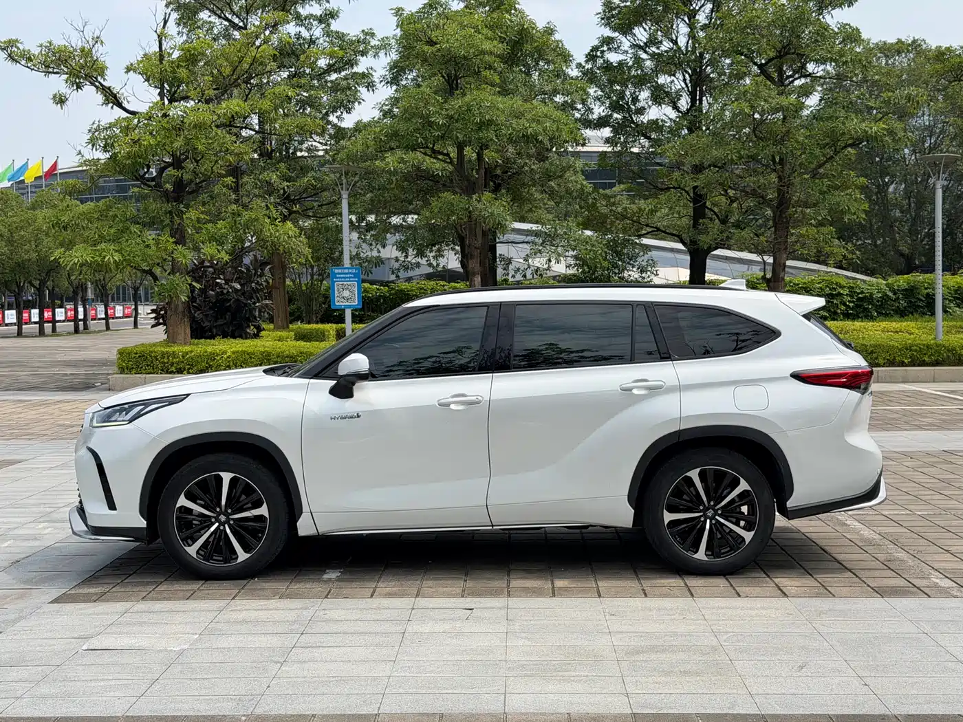 Toyota Crown Kluger 2021 2.5L HEV 4WD Elite фото 7