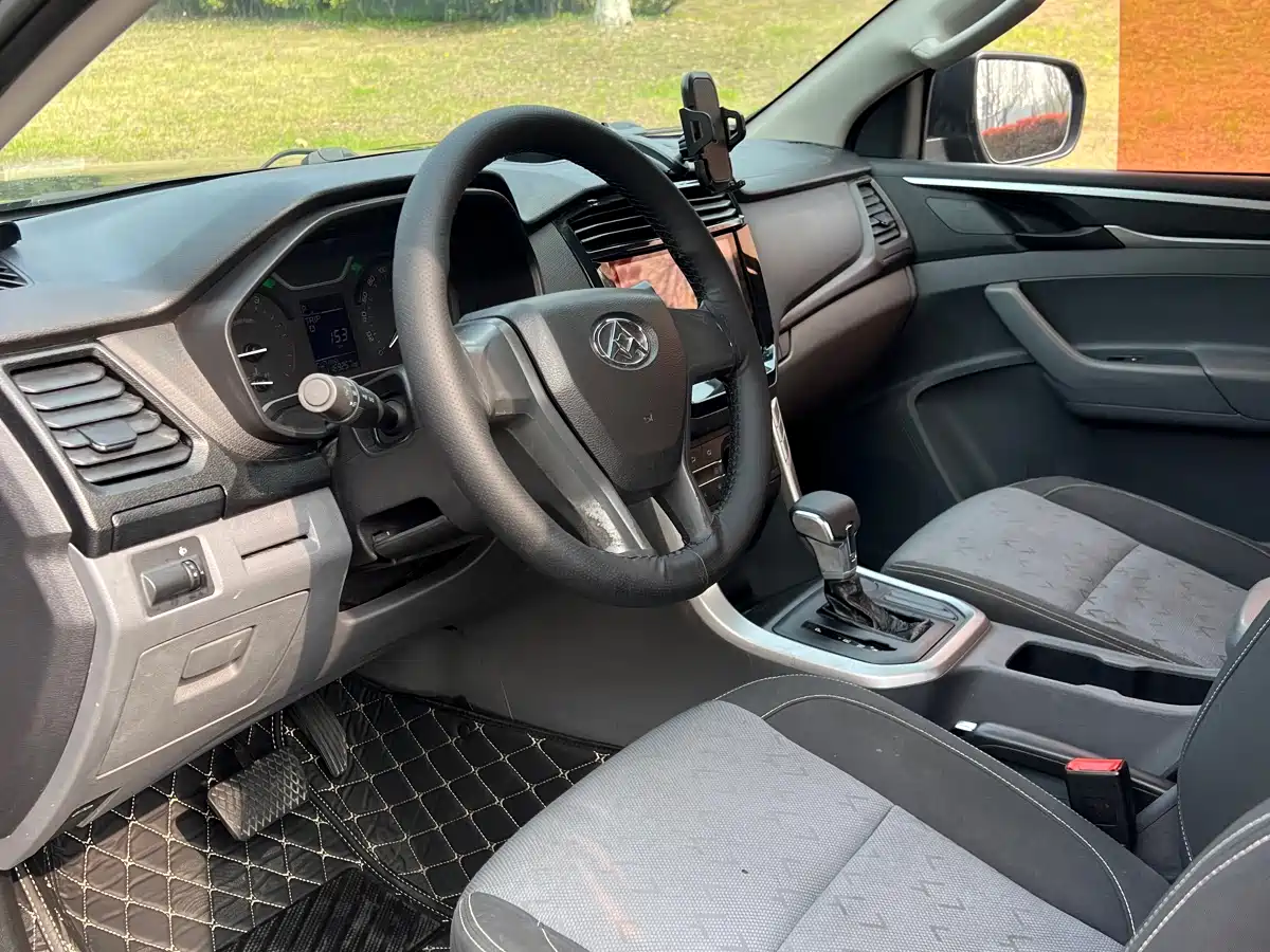 SAIC MAXUS CHASE T60