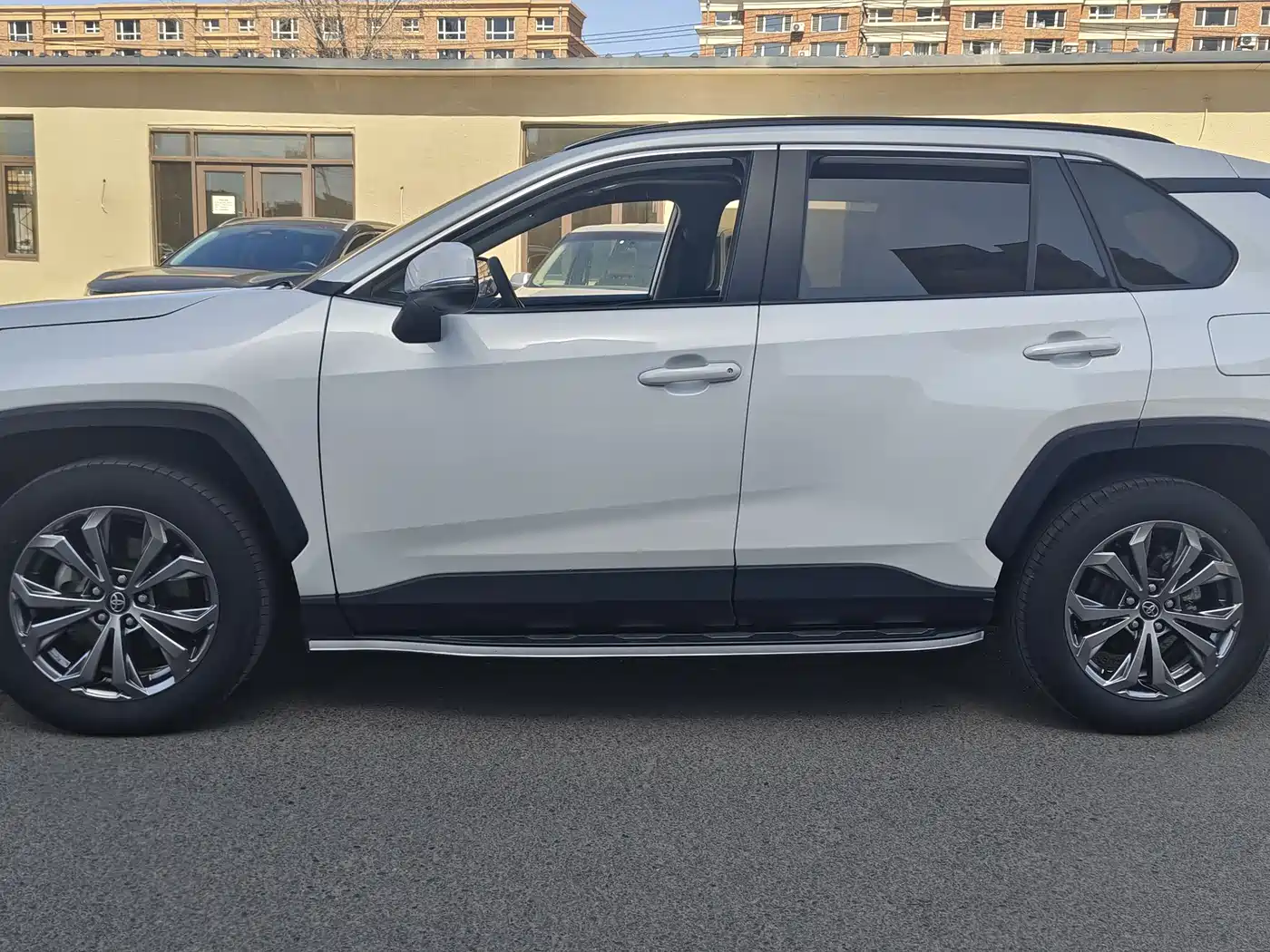 Toyota RAV4 Rongfang 2023 2.0L CVT FWD Style Plus Edition фото 4