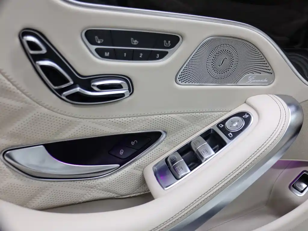 Фото 6 - Mercedes-Benz S-Class