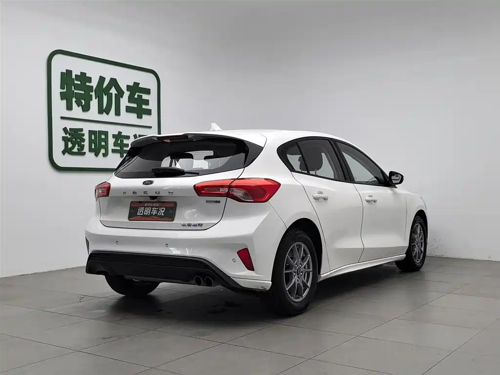 FORD FOX