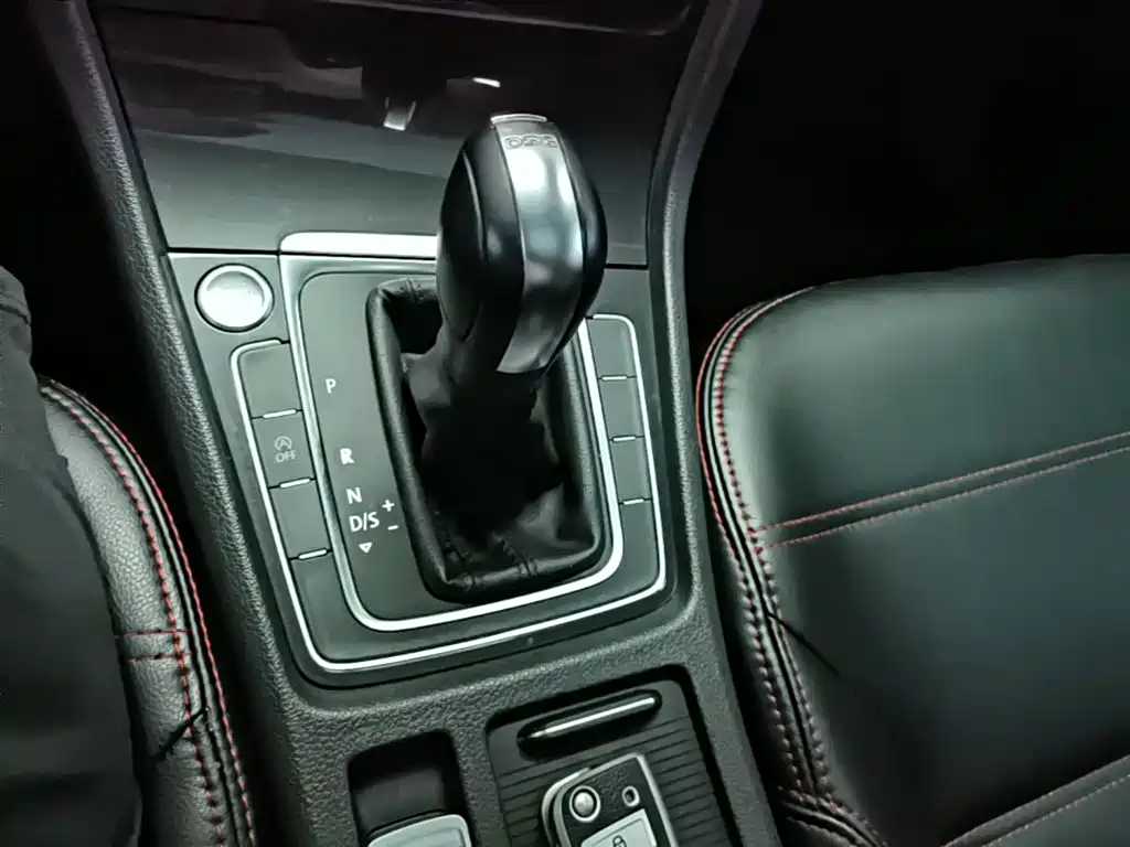 Volkswagen Golf 2020 Beloved Edition 280TSI DSG Comfort фото 14