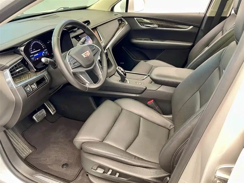 Cadillac XT5 2016 28T AWD Luxury Model фото 6