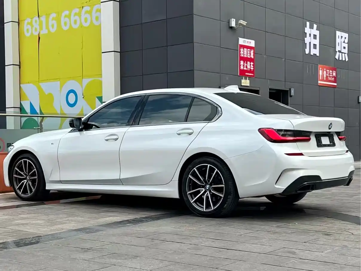 BMW 3-SERIES