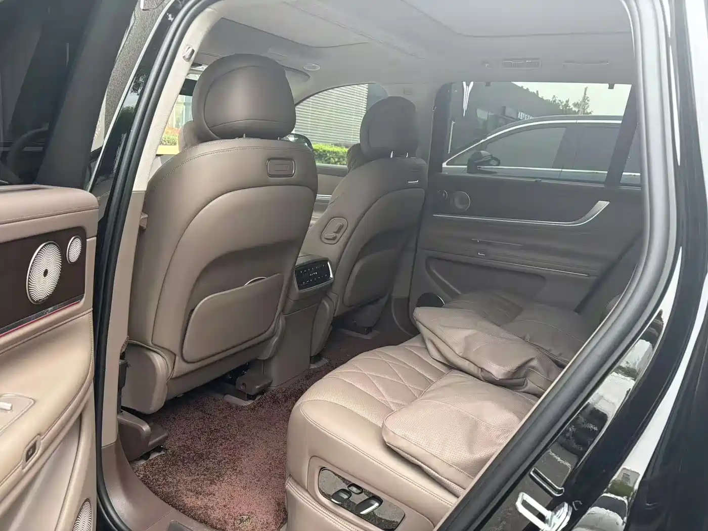 AITO Wenjie AITO M9 2024 Range Extender Ultra 52kWh 6-seater фото 5