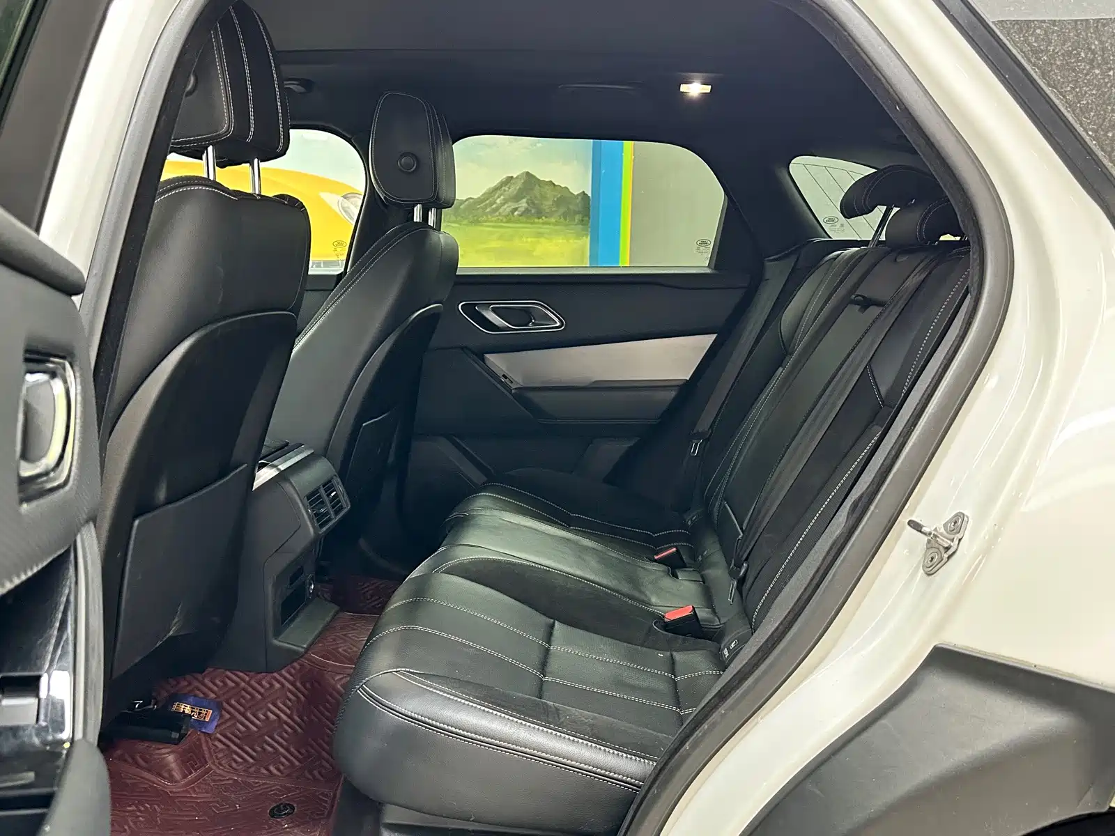 Фото 8 - Land Rover Range Rover Velar
