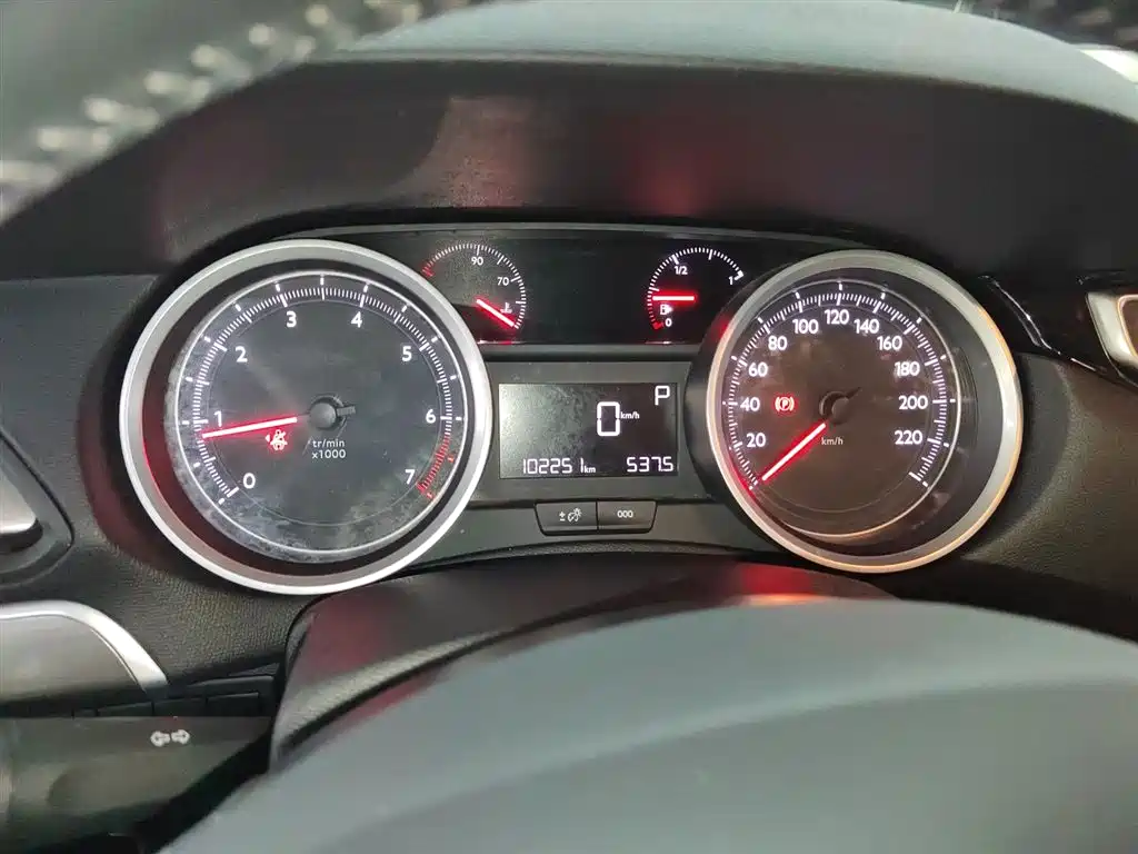 Peugeot 408 2014 1.8L Automatic Luxury Edition фото 8