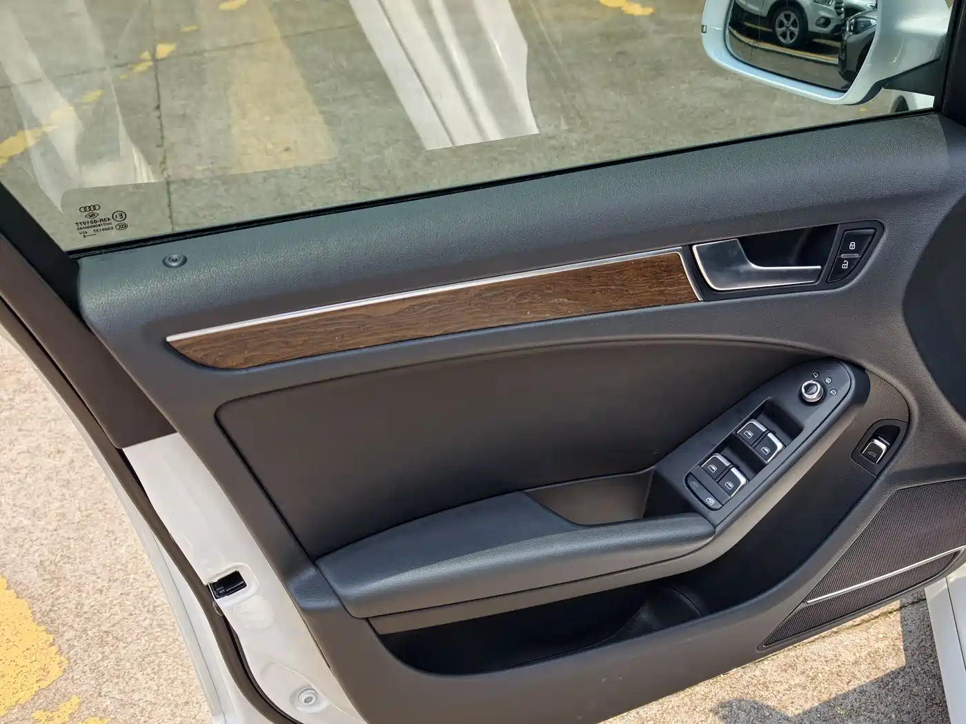 Audi A4L 2016 30 TFSI Collector's Edition Automatic Comfort фото 6